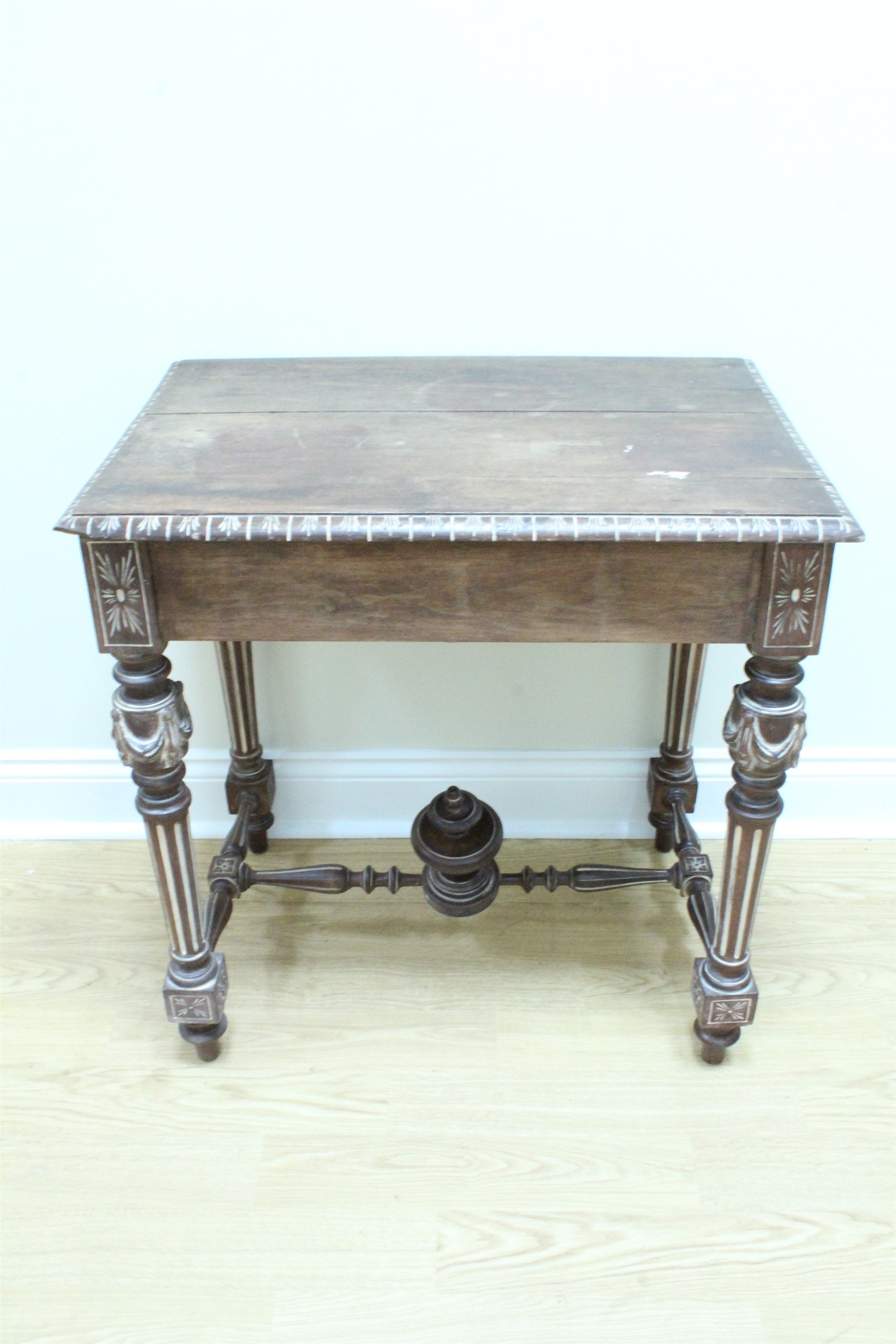 A Louis XVI influenced carved side table, 74 cm x 51 cm x 75 cm