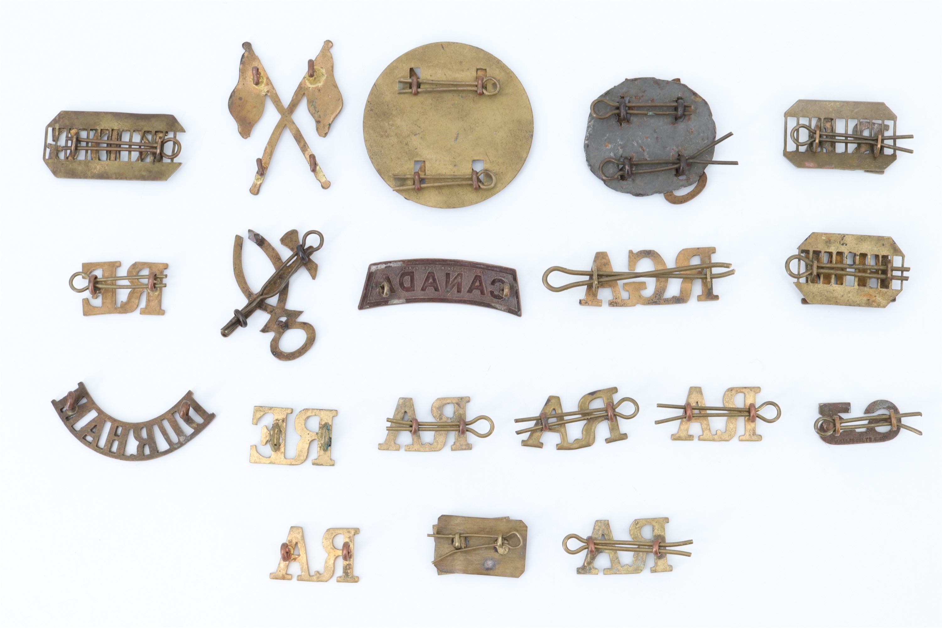 A small group of British and Canadian army metal shoulder titles and qualification badges - Image 2 of 2