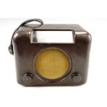 A 1940s Bush model DAC90A Bakelite radio, 31 x 18 x 23