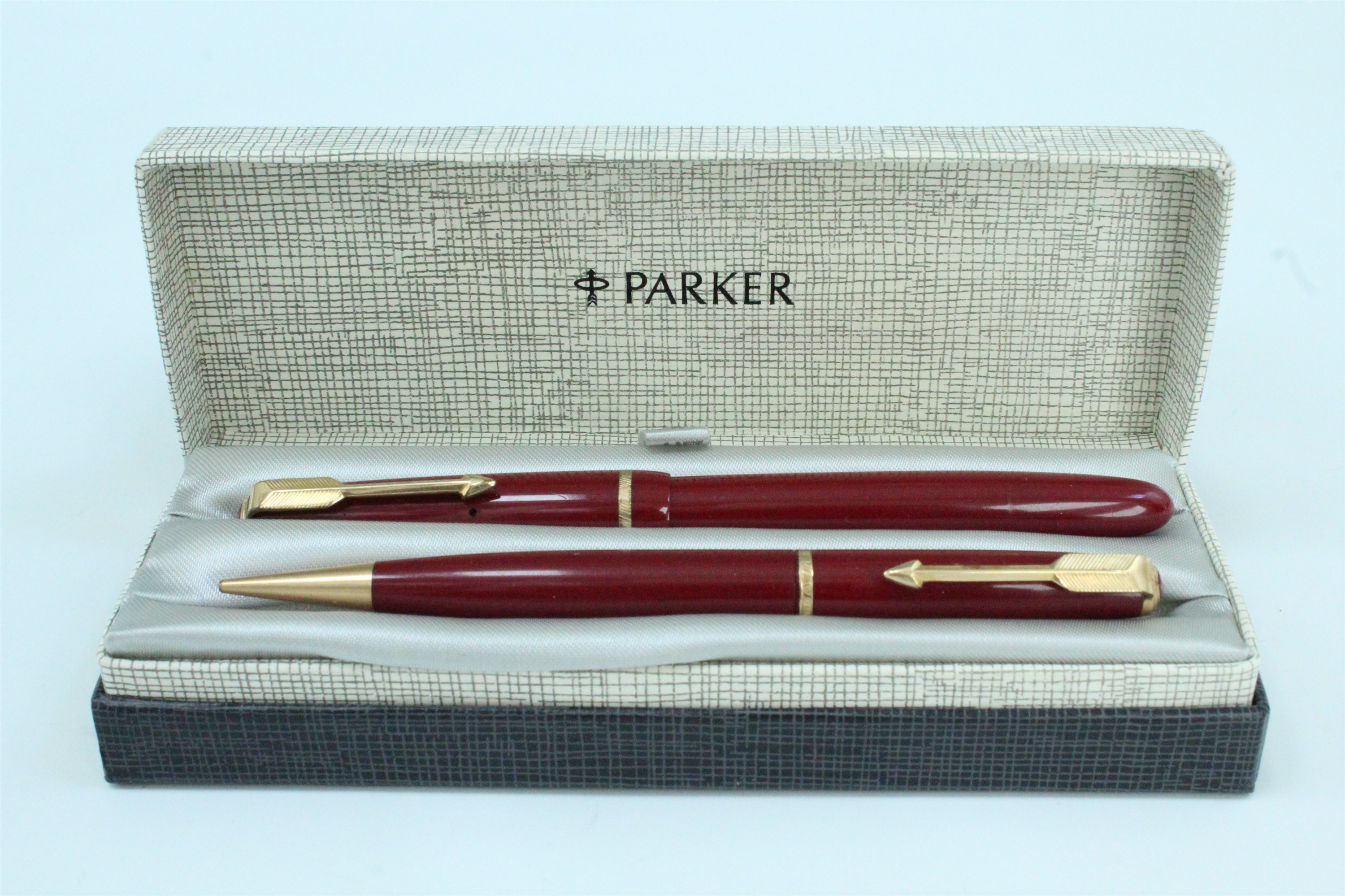 A 1970s Parker fountain pen and propelling pencil set, having squeeze fill, in its box with outer
