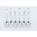 A set of 1920s silver coffee spoons, having thread-pattern stems and pointed terminals, 11.5 cm,