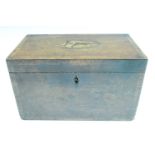 A George III marquetry inlaid mahogany two compartment tea caddy, 20 x 11.5 x 12 cm