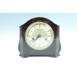 A Smith's Bakelite cased mantle clock, circa 1940s, 18 cm high