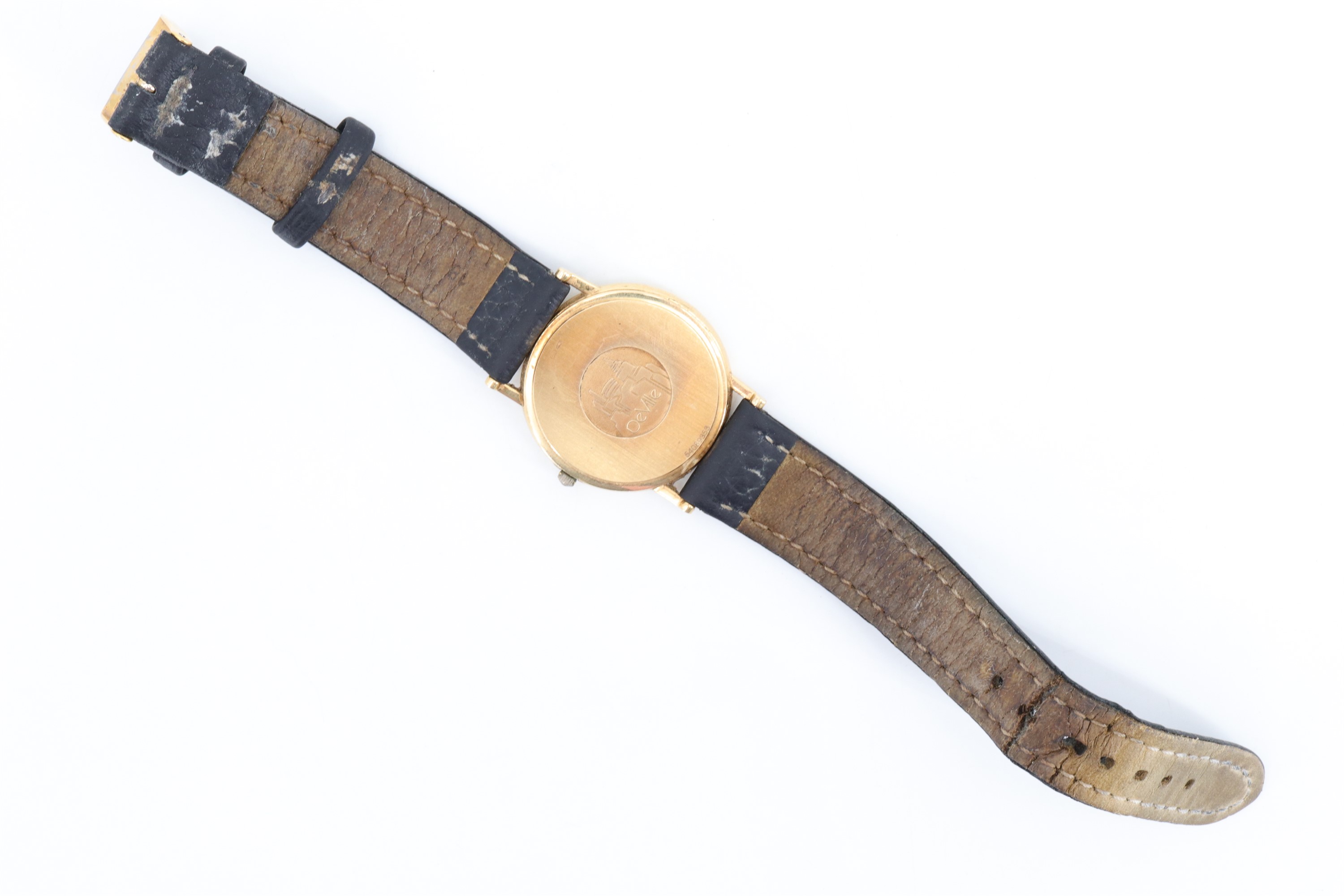 A 1980s Omega DeVille 18 K yellow metal wristwatch, having a 1378 quartz movement, (un-tested), 32 - Image 4 of 4