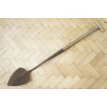 A vintage turf cutting spade, 135 cm