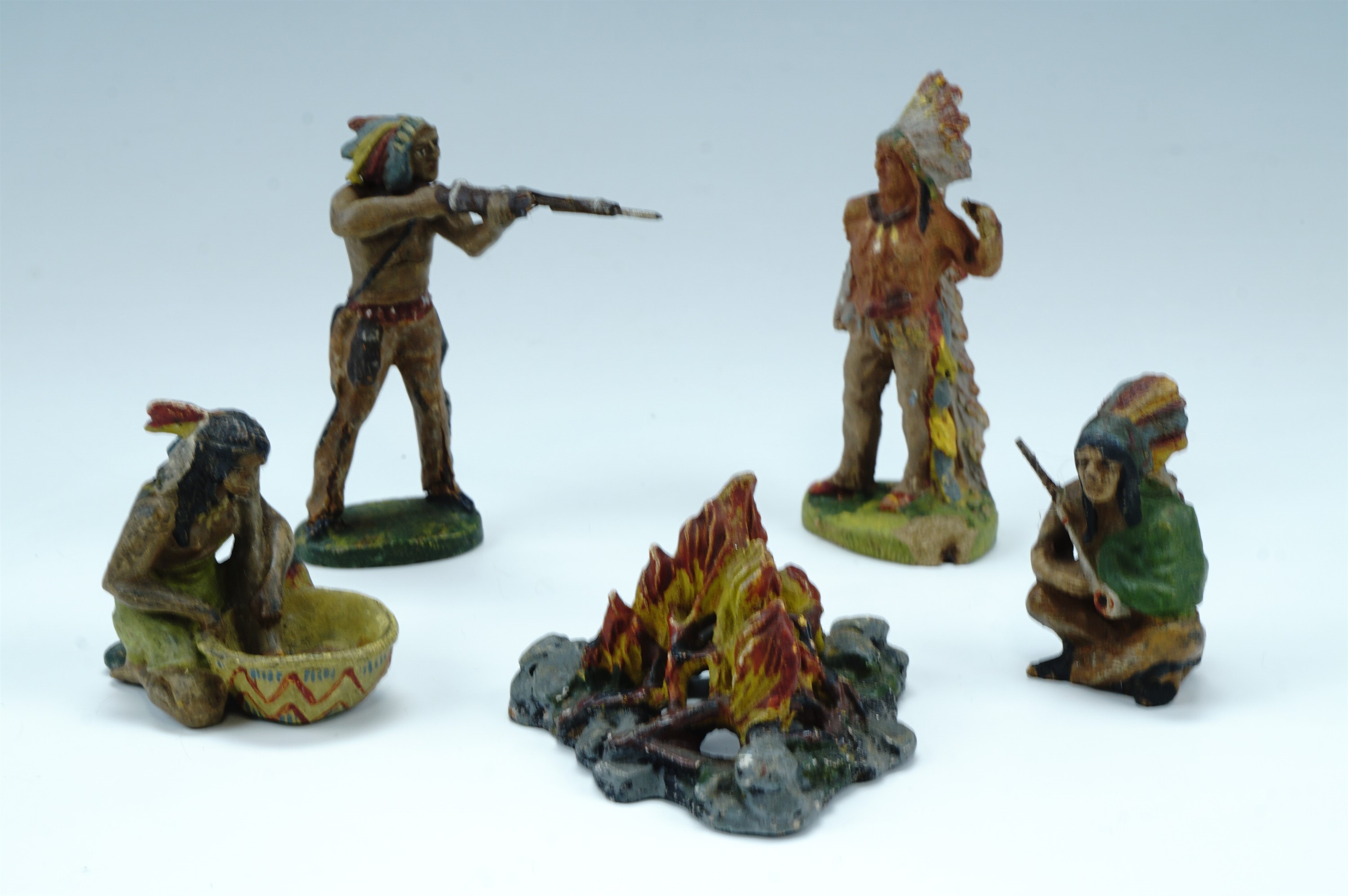 Elastolin Native American toy "soldiers"