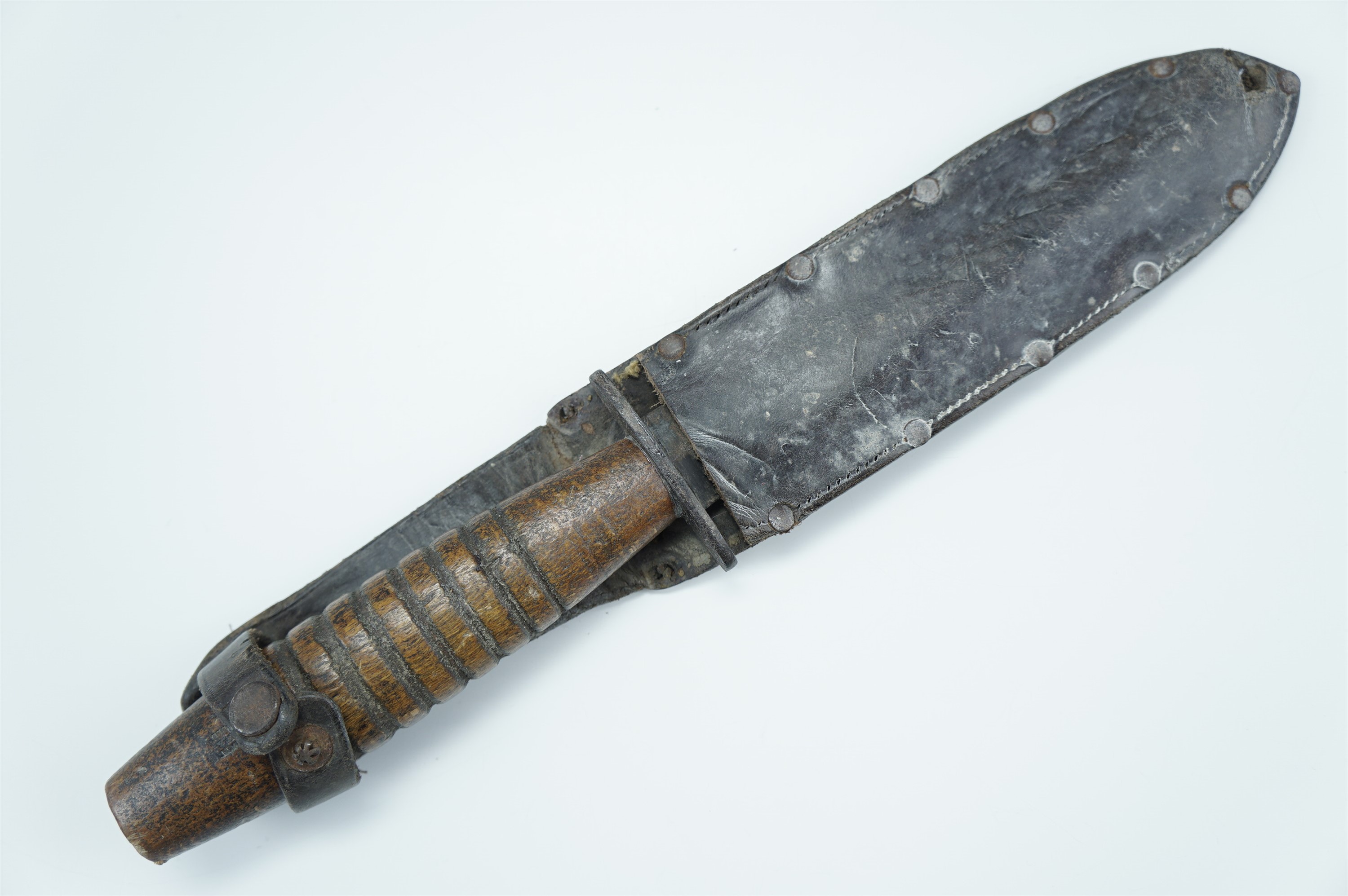 A Second World War wooden-gripped Fairbairn Sykes / FS fighting knife - Image 6 of 6
