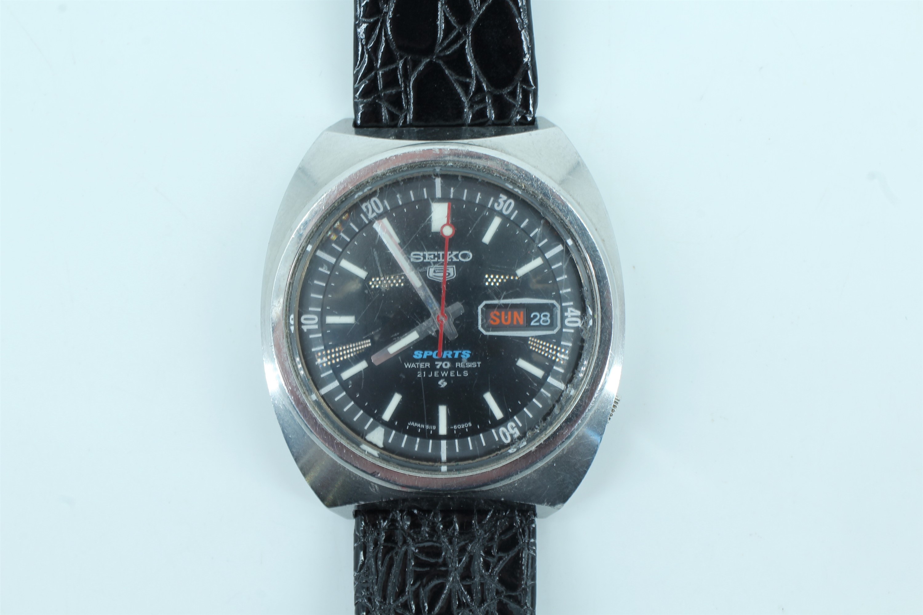 An early 1970s Seiko 5 Sports automatic wristwatch, having a rotating bezel and stainless steel - Bild 2 aus 3