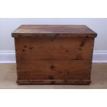 An early 20th Century pine bedding box, 44 x 69 x 49 cm