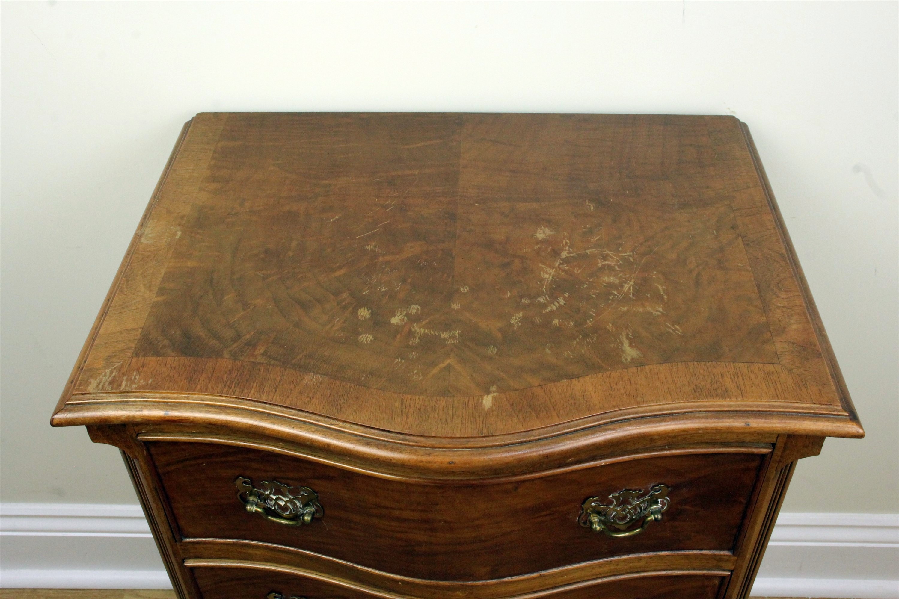 A late 20th Century diminutive reproduction Georgian mahogany serpentine-fronted chest of drawers, - Image 2 of 2