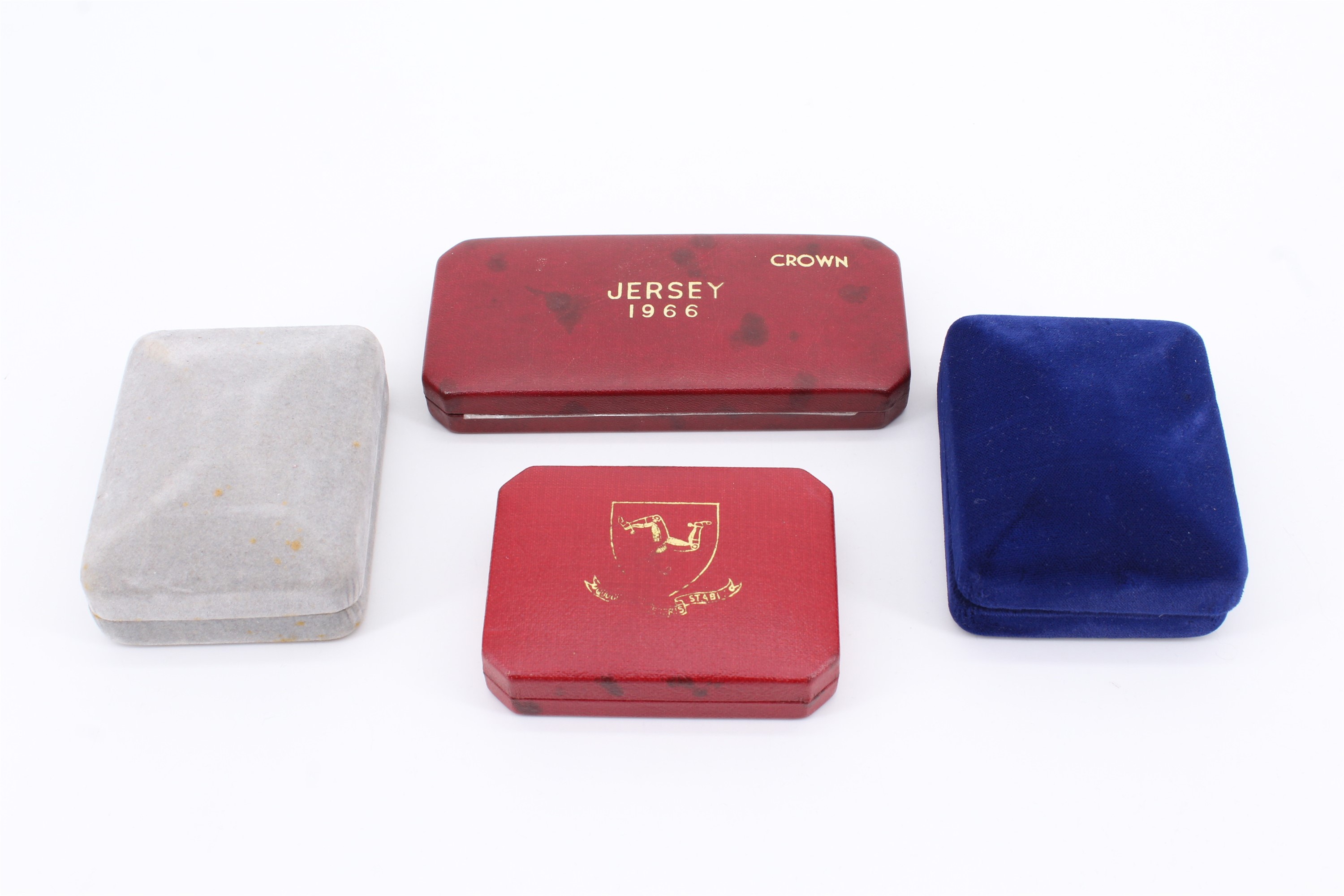 Three cased Pobjoy Mint Isle of Man proof coins together with a Royal Mint 1966 Jersey crown cased - Image 2 of 3