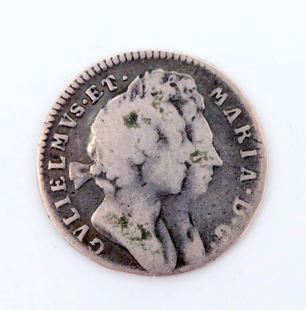 A William and Mary 1692 silver 3d coin - Image 2 of 2
