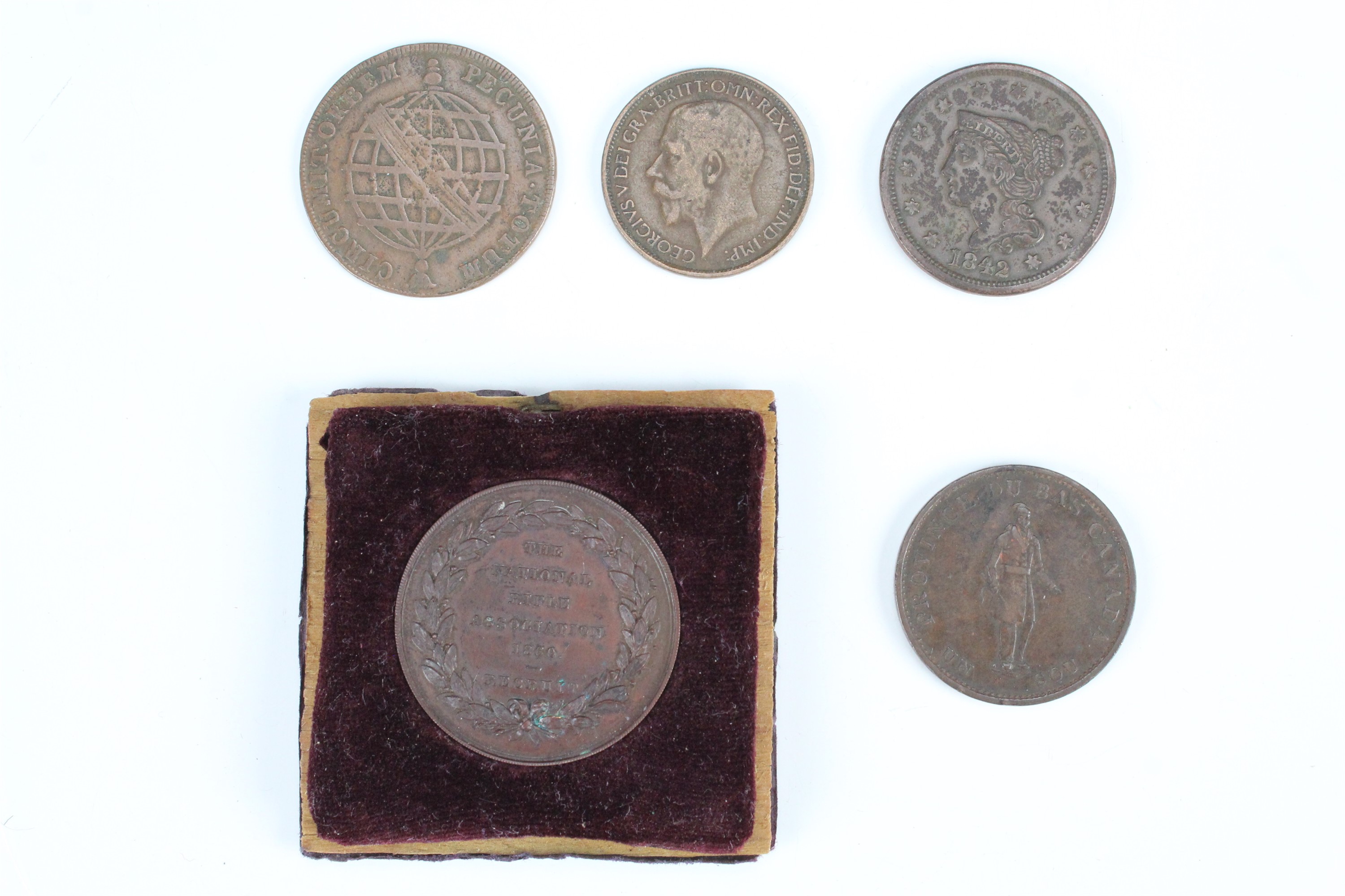 A group of coins, comprising a 1778 low crown 10 Reis, an 1842 "Liberty Head" Cent, and a 1912 first - Image 2 of 2