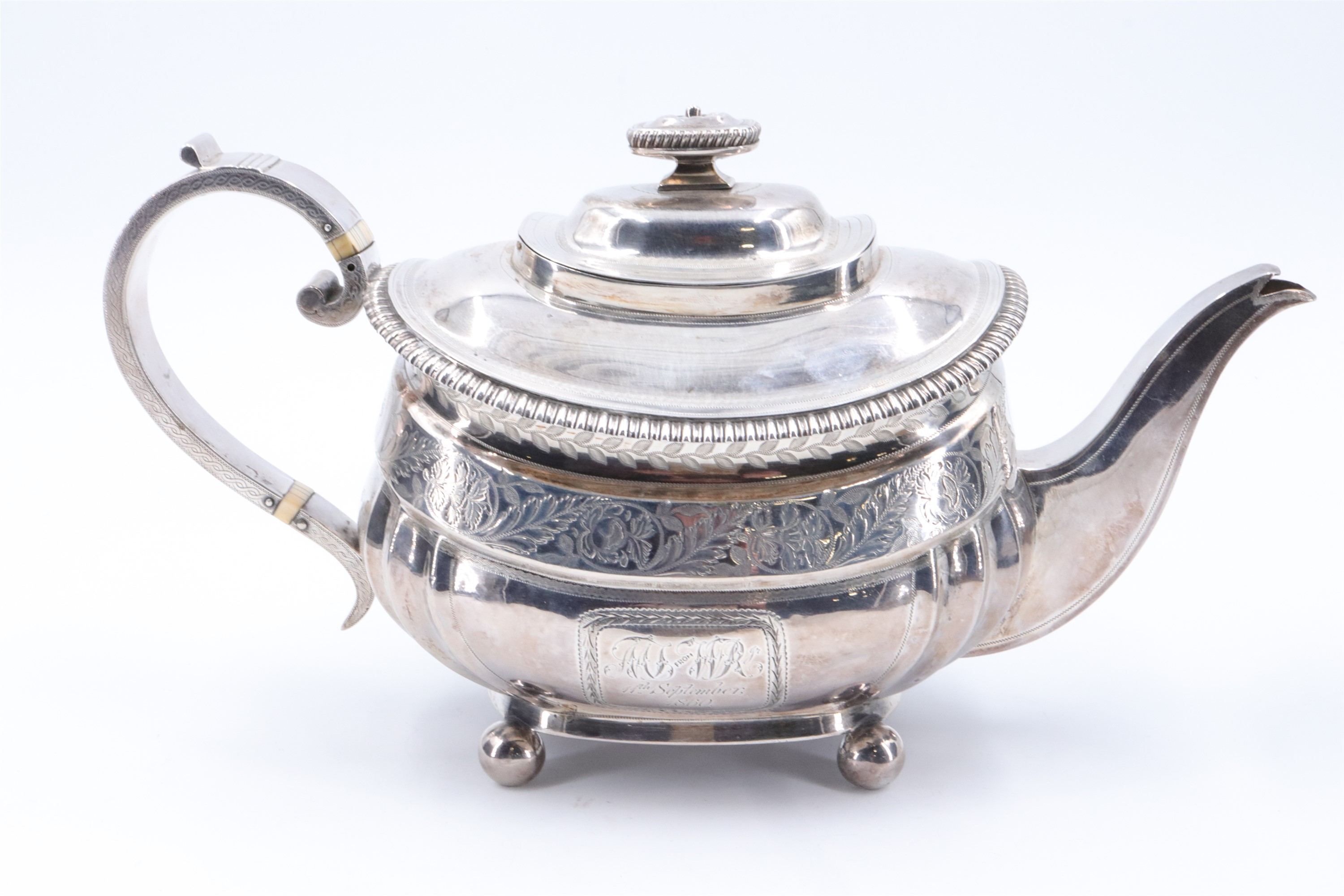 A George III silver teapot, having a square section spout, strap form handle with ivory - Image 4 of 6