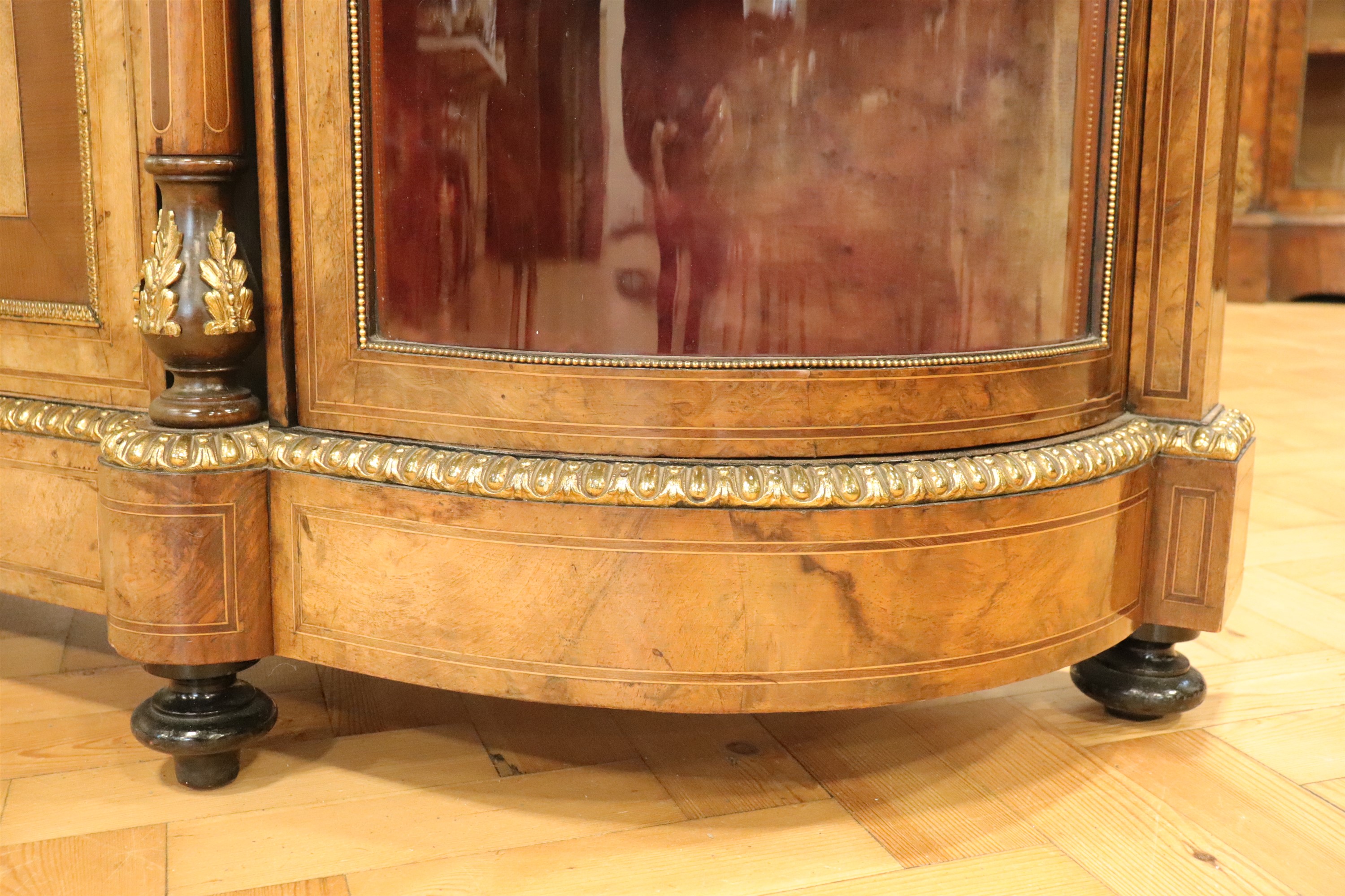 A Victorian gilt metal mounted and inlaid burr walnut veneered credenza, having a book-veneered - Image 3 of 4