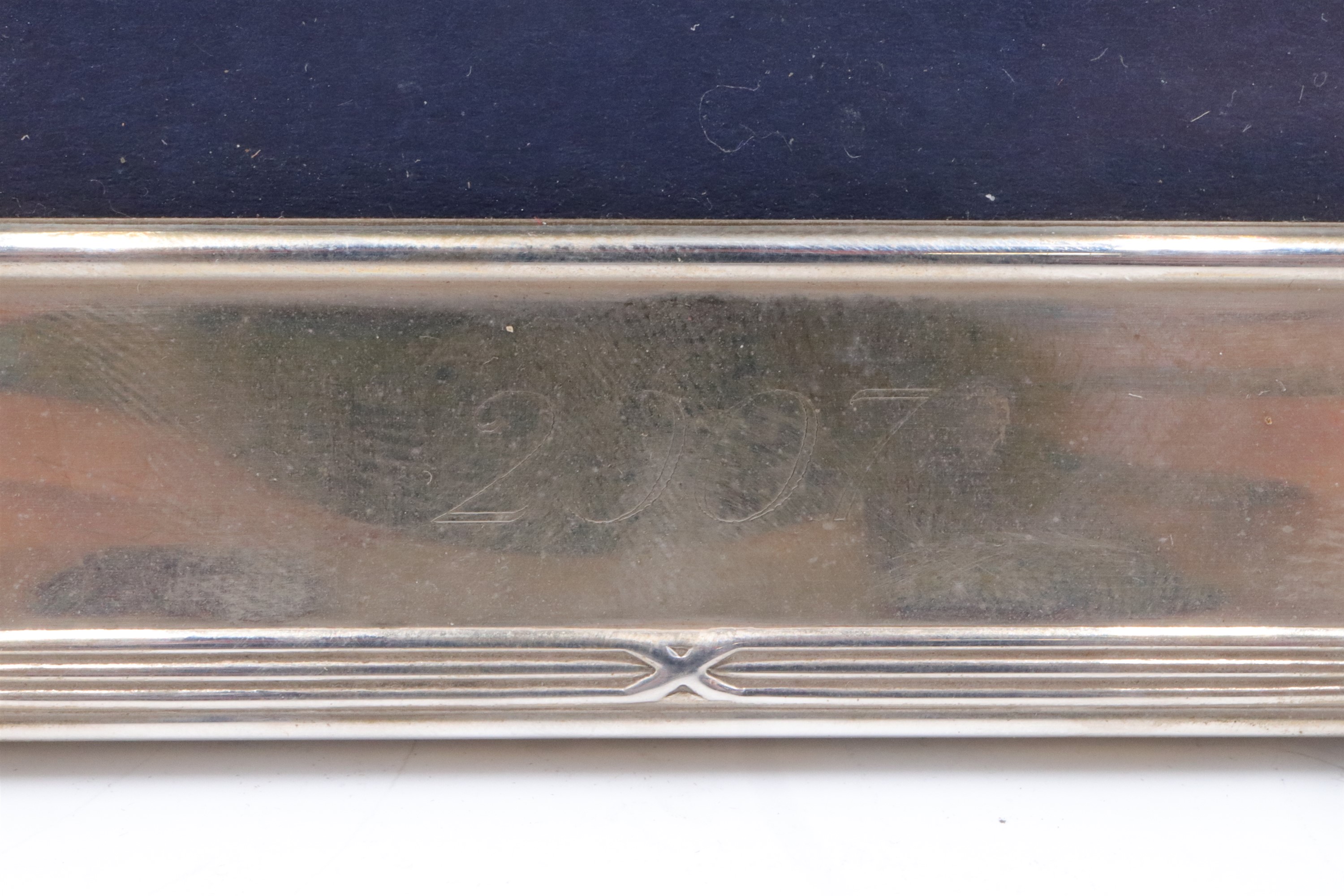A modern silver fronted photograph frame, having ribbon and reed decoration and lightly engraved ' - Image 3 of 6