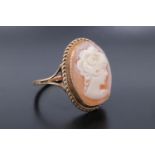 A 9 ct gold and shell cameo ring, N/O, 3 g
