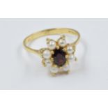 9ct Gold garnet and cultured pearl ring, 2.2g