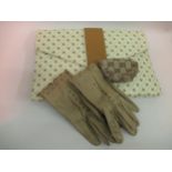 Document folder / clutch bag, together with a pair of gloves and a coin purse