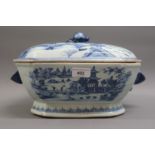 18th Century Chinese blue and white octagonal tureen and cover, the lid painted with stylised
