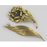 9ct Gold sapphire and diamond brooch together with 9ct gold and pearl set brooch Flower brooch -12.