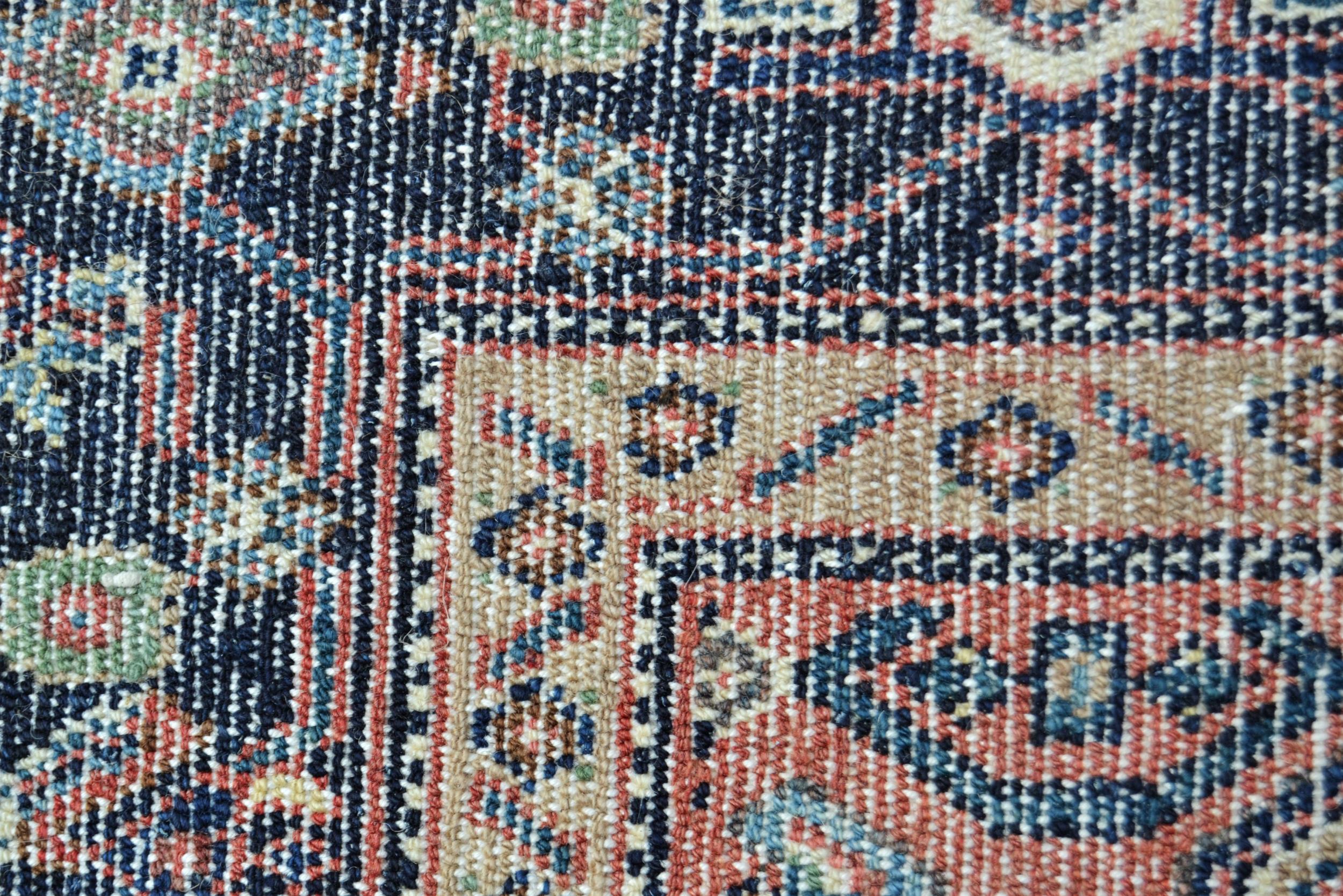 Small Hamadan rug with a medallion and all-over Herati design in shades of rose, midnight blue and - Image 4 of 4
