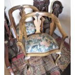 Pair of 20th Century walnut bow back armchairs, on shell cabriole pad front supports (at fault)