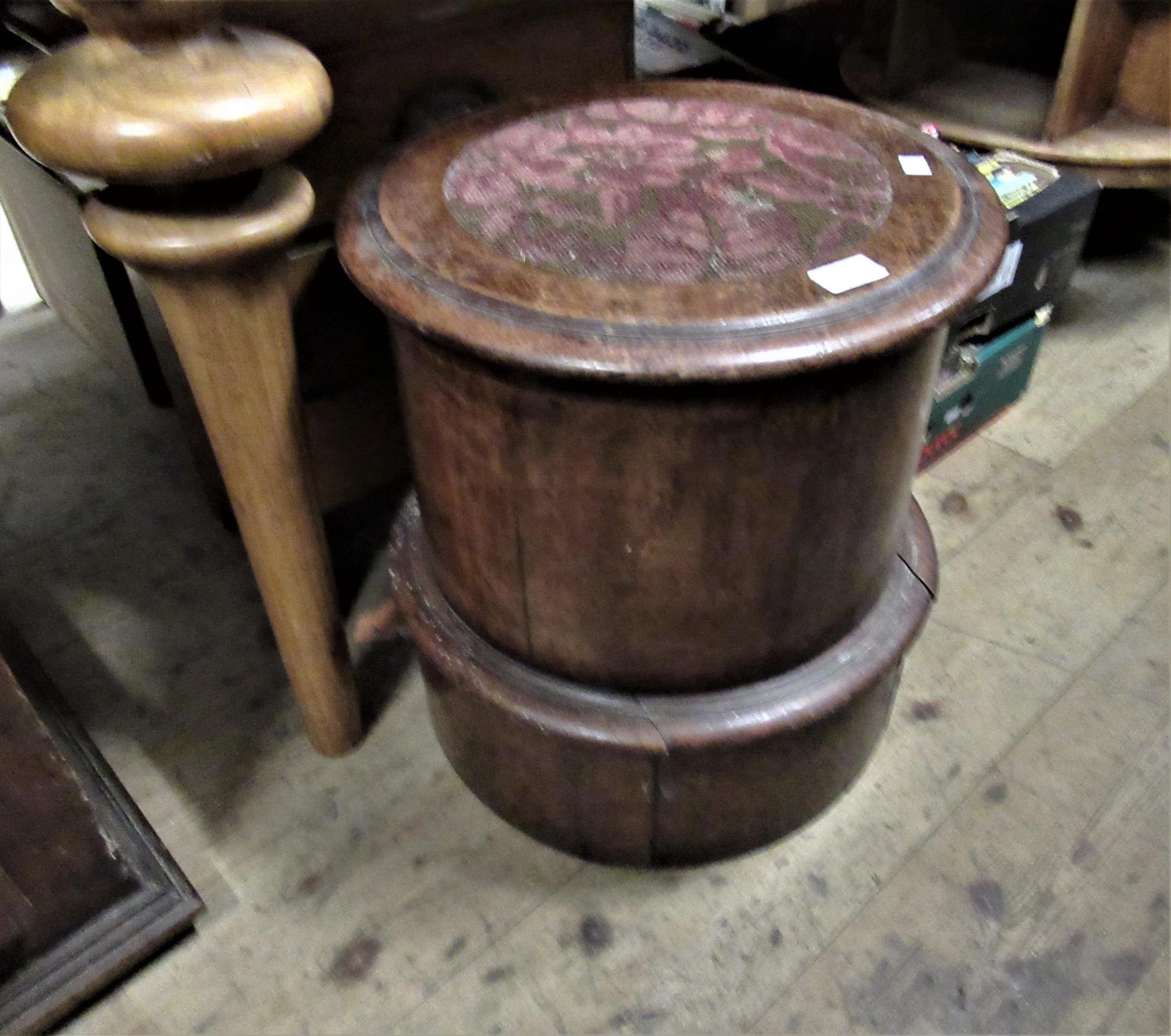 Victorian mahogany cylindrical commode with a hinged lid