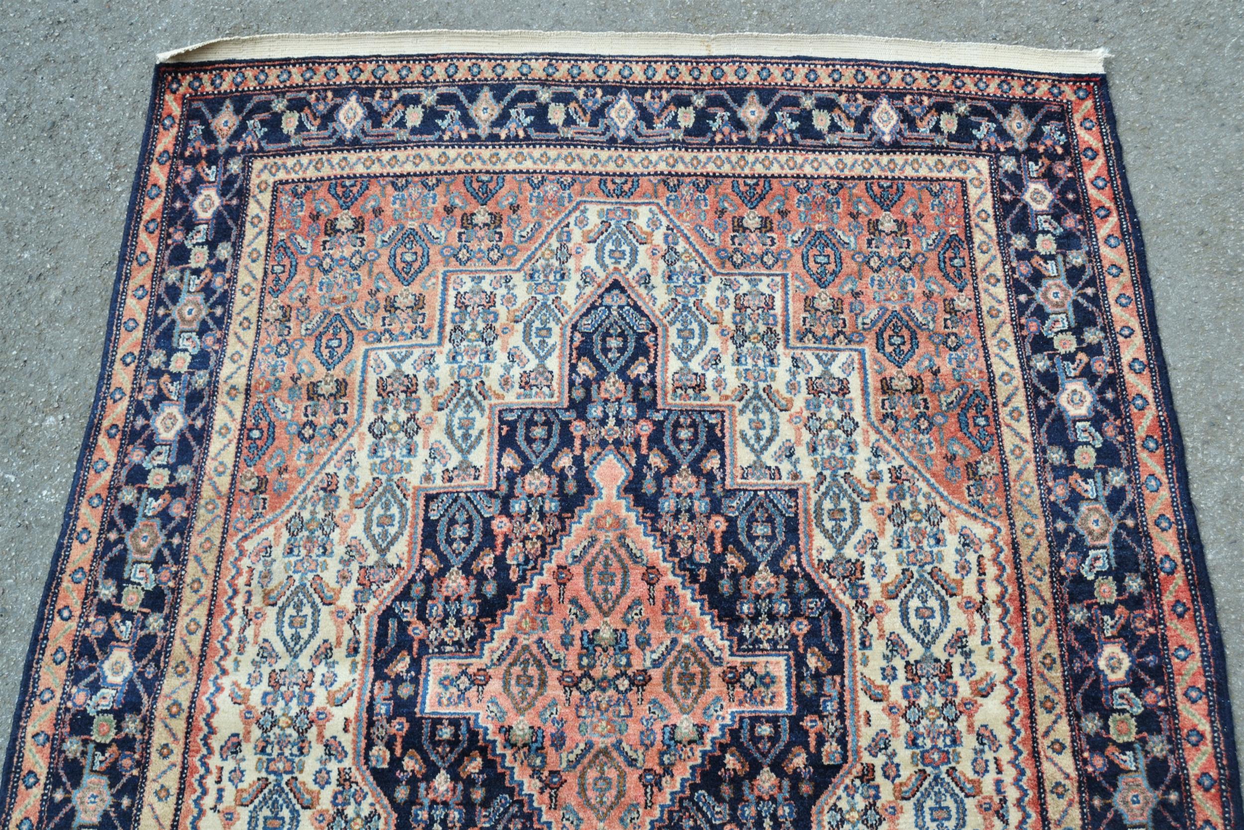 Small Hamadan rug with a medallion and all-over Herati design in shades of rose, midnight blue and - Image 3 of 4