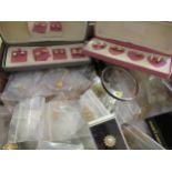 Box containing a large quantity of miscellaneous costume jewellery