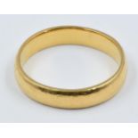 22ct Gold wedding band, 6g Ring size - O 0.4cm Width