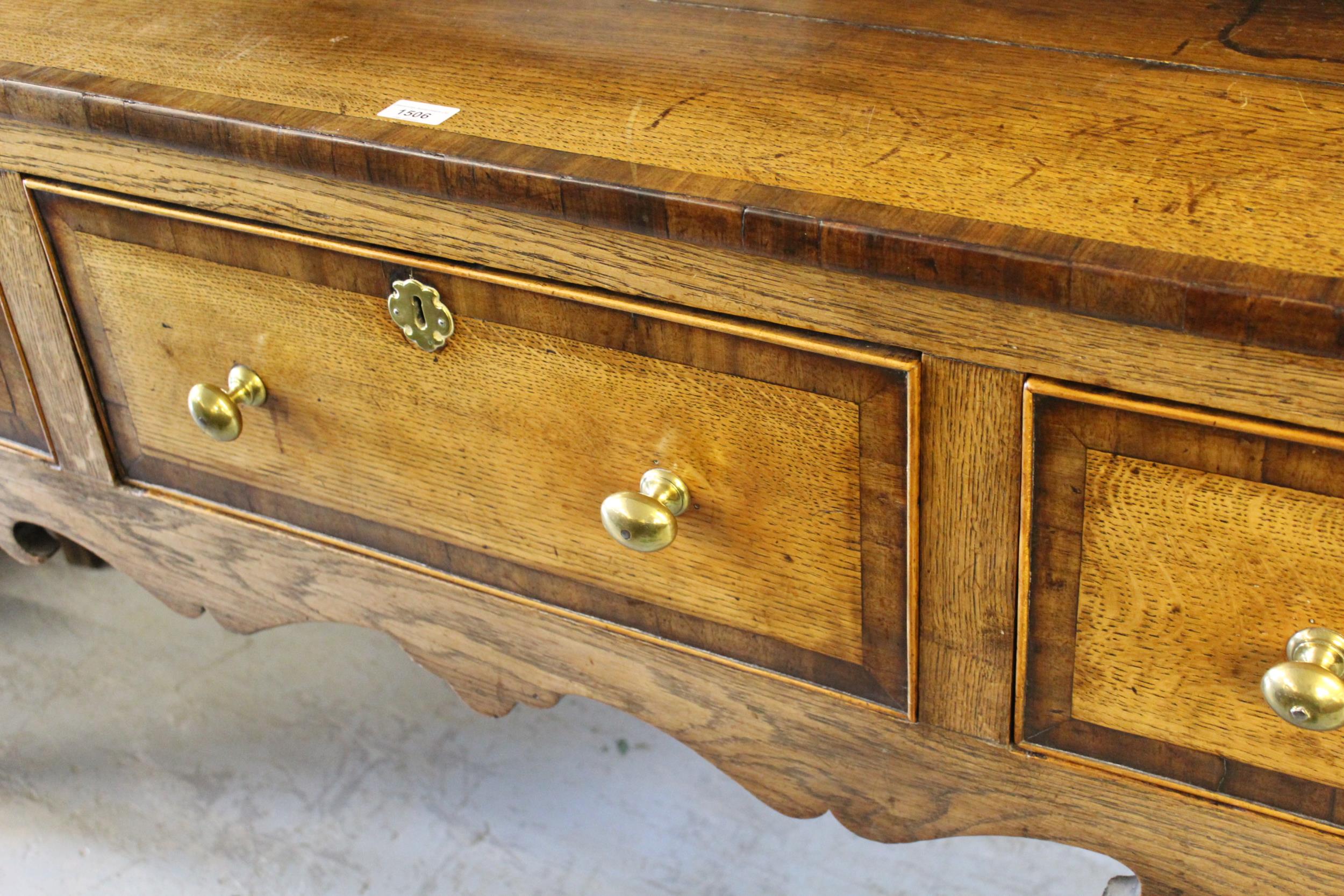 George III oak and mahogany crossbanded dresser, the shelf back with two cupboard doors above - Image 3 of 3