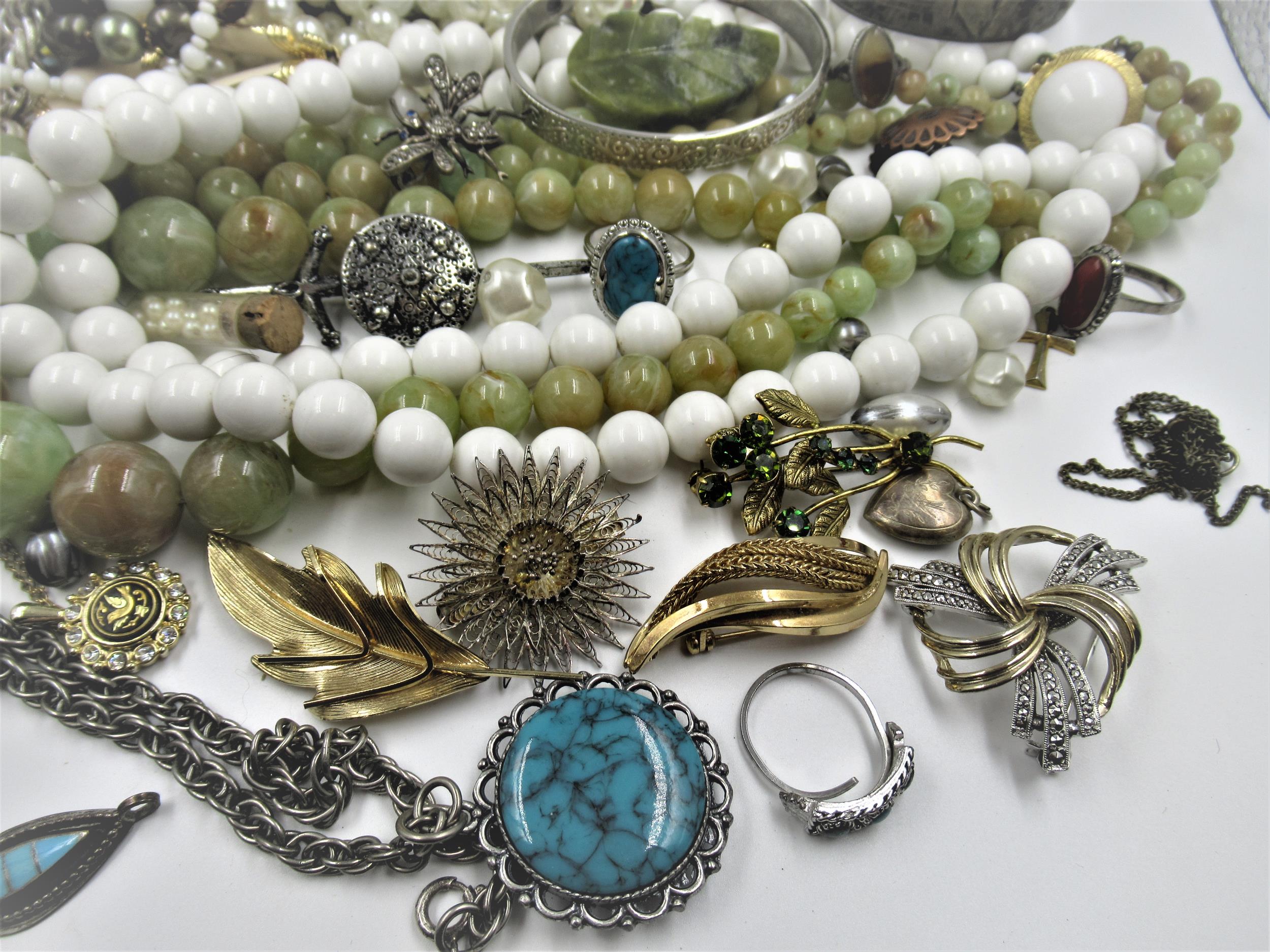 Two silver gilt bracelets, together with a quantity of various costume jewellery - Image 4 of 6