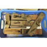 Quantity of various wooden woodworking planes