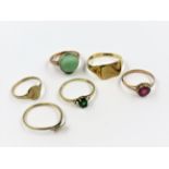 Six various 9ct gold dress and signet rings, 10g