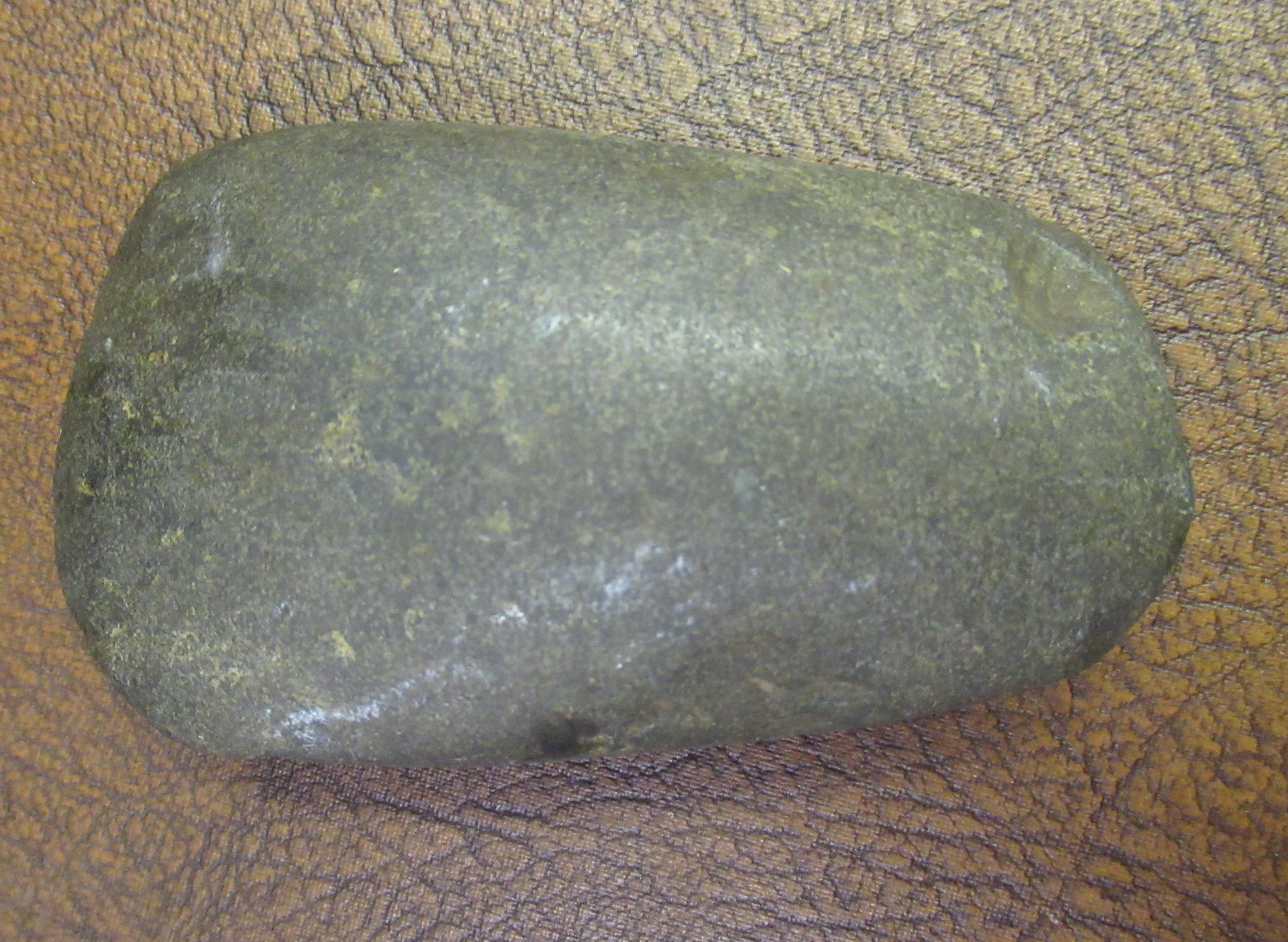 Box containing a collection of various carved stone axe heads and various flint tools etc., - Image 18 of 21