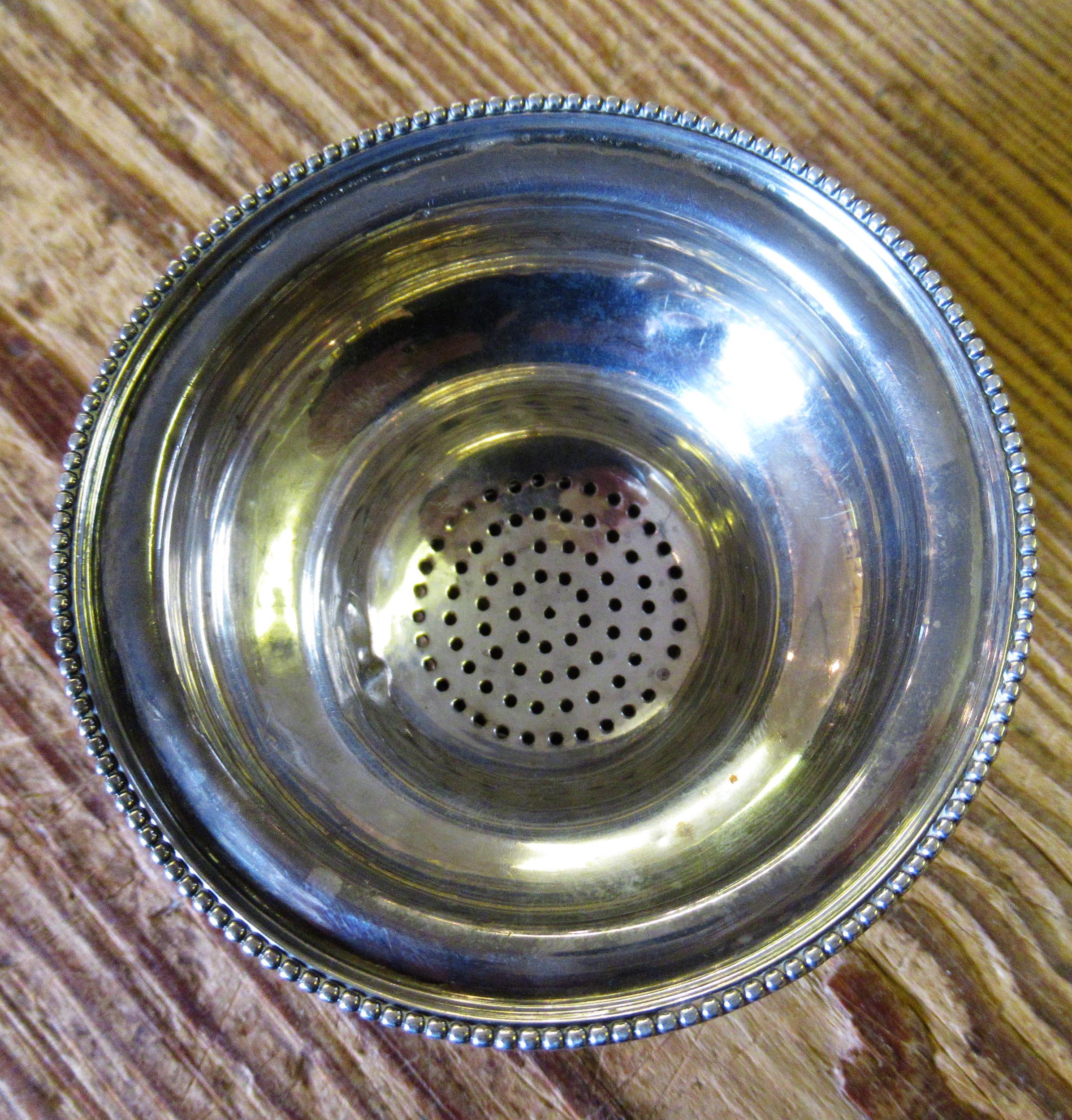 George III silver wine funnel, marks rubbed, 2.5 troy oz. No splits or repairs but does have dinks - Image 2 of 5