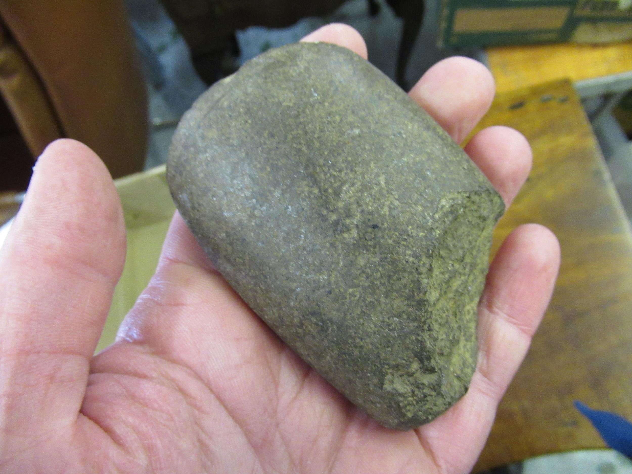 Box containing a collection of various carved stone axe heads and various flint tools etc., - Image 5 of 21