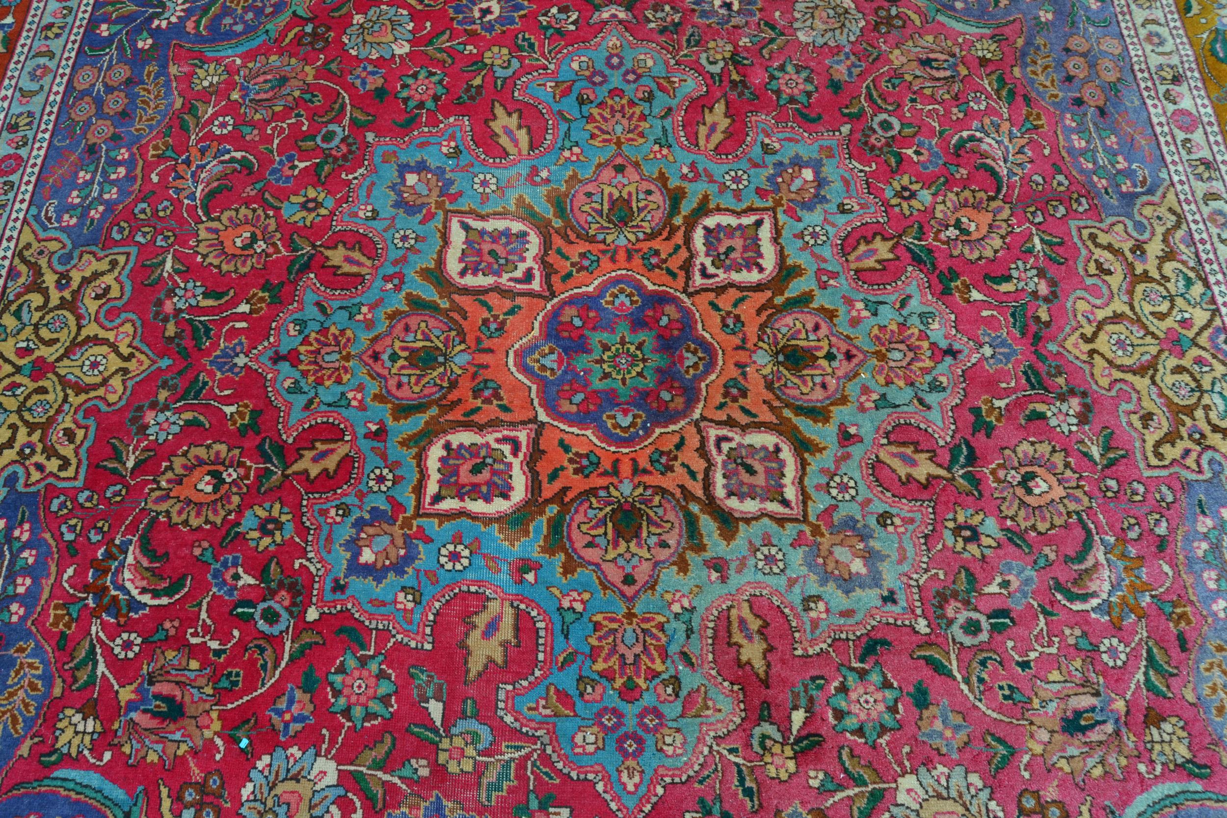 Large Tabriz carpet with a medallion and all-over polychrome floral design, 16ft x 10ft - Bild 3 aus 9