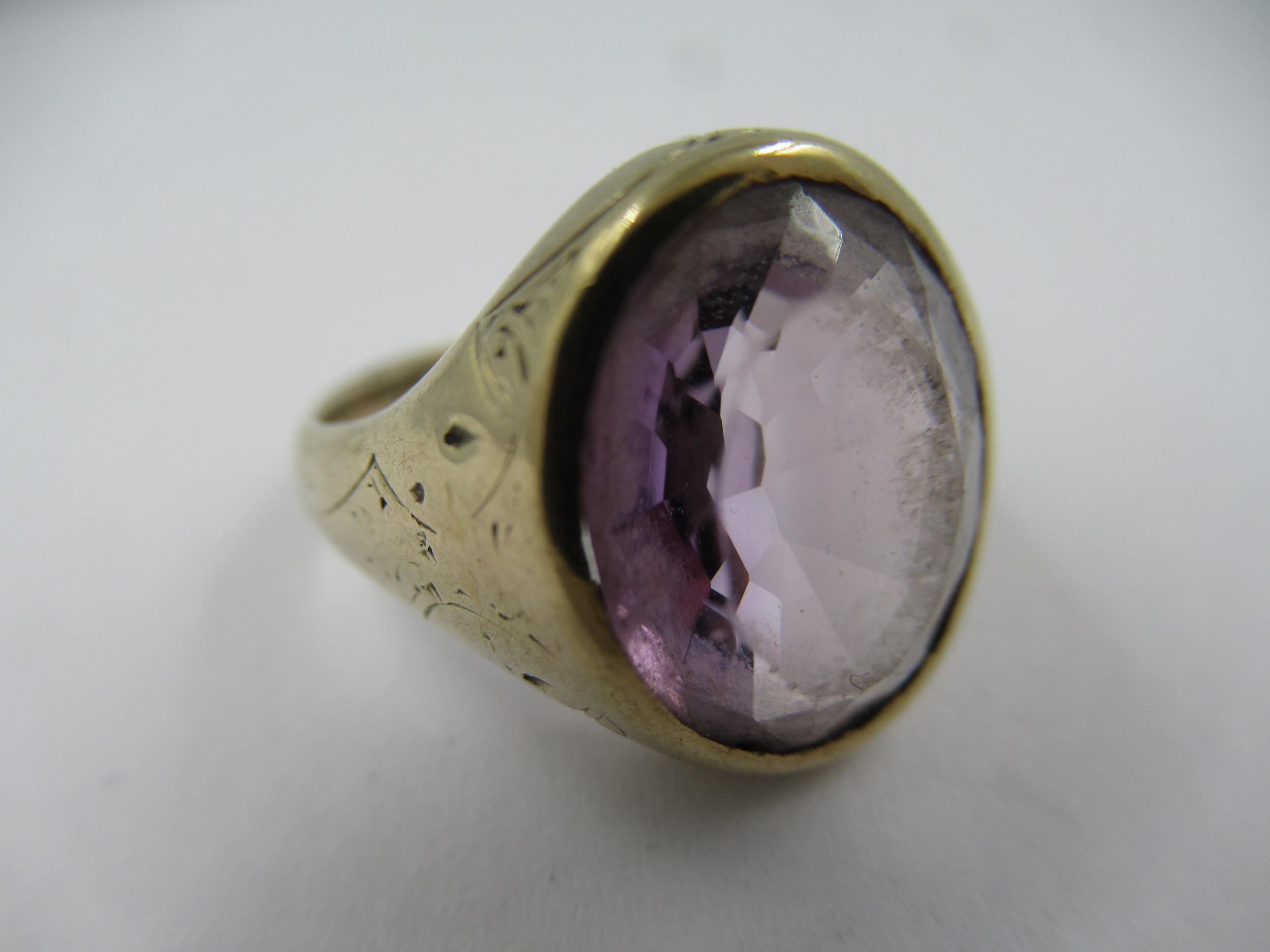 19th Century 9ct yellow gold mounted amethyst signet ring, size 'M' - Bild 4 aus 4