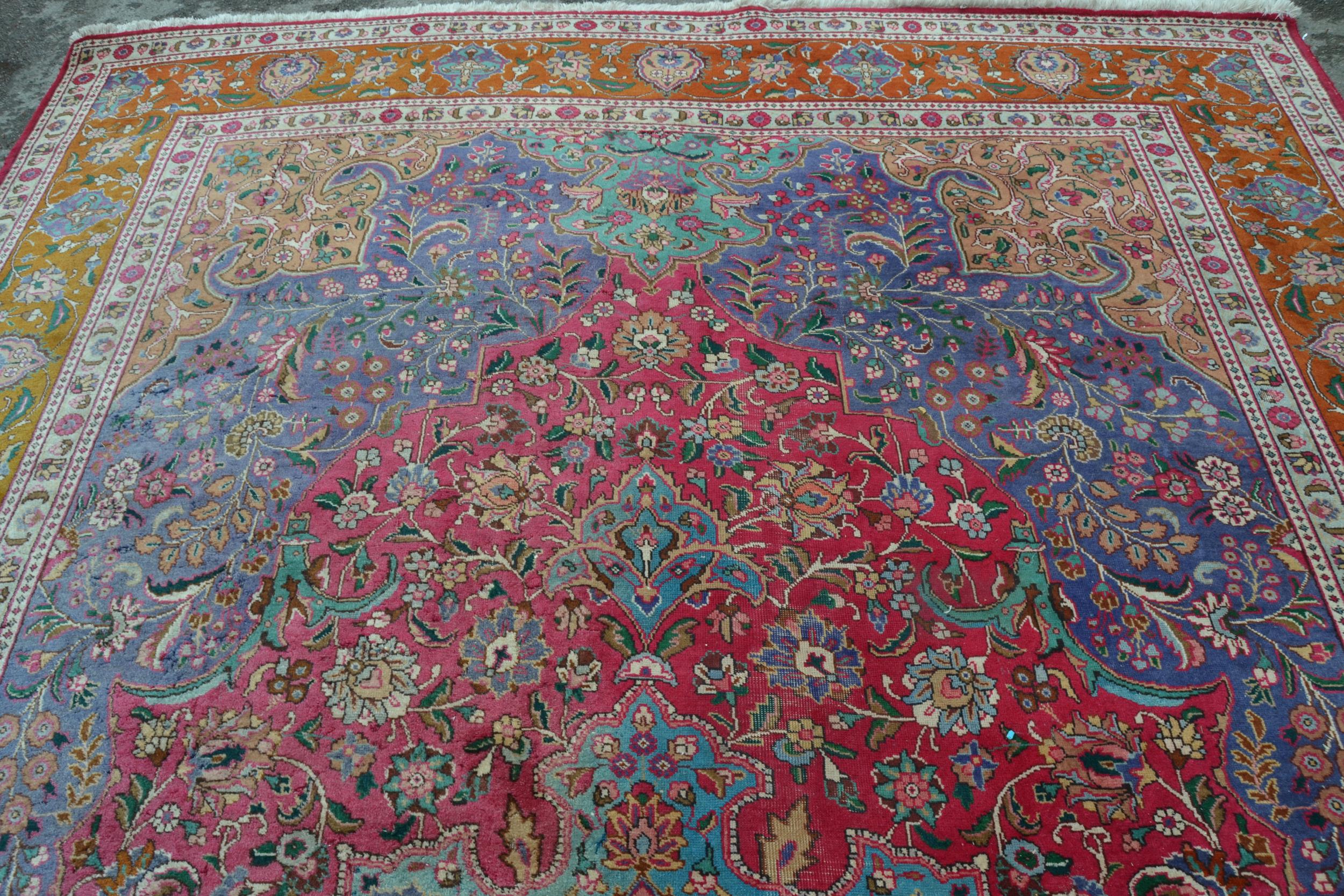 Large Tabriz carpet with a medallion and all-over polychrome floral design, 16ft x 10ft - Bild 4 aus 9