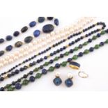 A QUANTITY OF JEWELLERY including a cultured pearl necklace, a lapis lazuli and cultured pearl