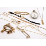 A QUANTITY OF JEWELLERY including a 9ct gold flat curb link bracelet, 6.4 grams, a 9ct gold openwork