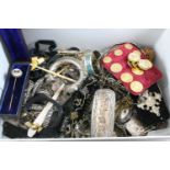 A LARGE QUANTITY OF ASSORTED JEWELLERY AND COSTUME JEWELLERY