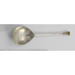 A CHARLES I WEST COUNTRY SEAL TOP SPOON with traces of gilding, by Thomas Dare of Taunton (T,T,D,T),