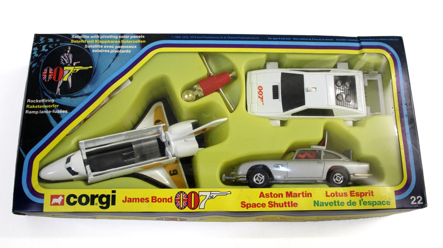 CORGI TOYS GIFT SET - JAMES BOND a boxed 22 James Bond Gift Set, comprising Aston Martin DB5,