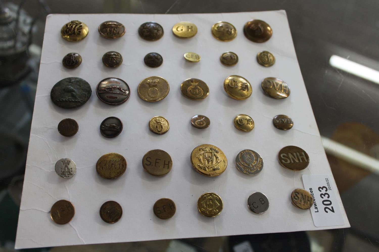 HUNTING BUTTONS including a card with 10 brass buttons from the South Dorset Hunt, and a card with a - Image 9 of 9
