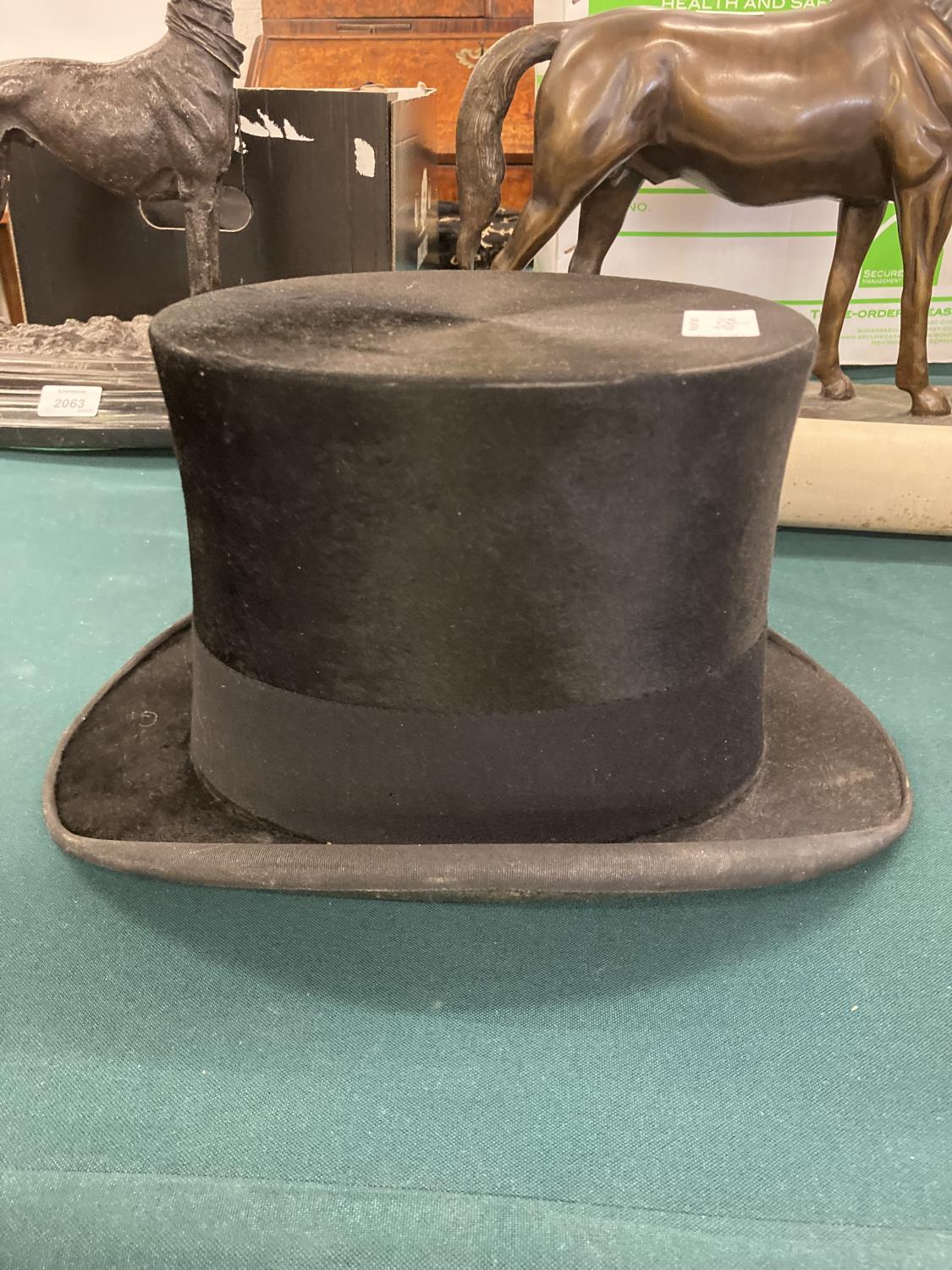 LEATHER HAT BOX & TOP HATS a mixed lot including a leather hat box, marked inside for Dunlap & Co ( - Image 8 of 17