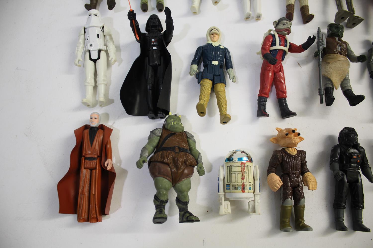 STAR WARS FIGURES a collection of 21 unboxed figures from the late 1970's/early 1980's, including - Image 2 of 6