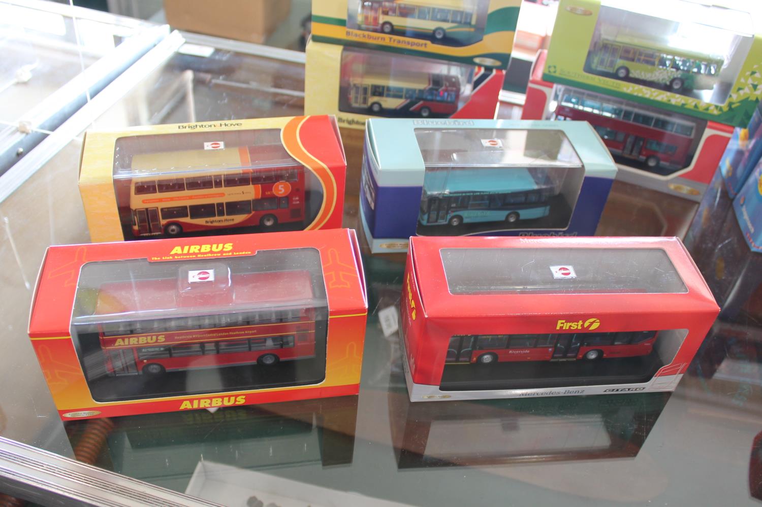 BOXED MODEL BUSES - CREATIVE MASTER a box with approx 26 boxed model buses by Creative Master, - Image 6 of 6